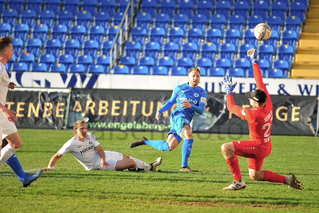 Regionalliga - 33. Spieltag - Sportfreunde Lotte vs. SV Roedinghausen - am 01.04.2021 im Stadion am Lotter Kreuz - copyright by Kaisen-Foto